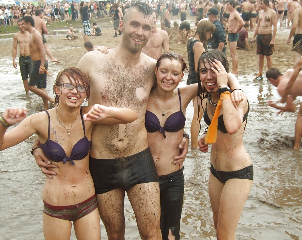 music - festival girls candid flashing tits panties upskirt porn gallery