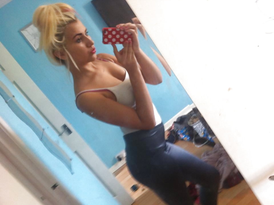 UK SLAG: Demi Leigh Birchall porn gallery