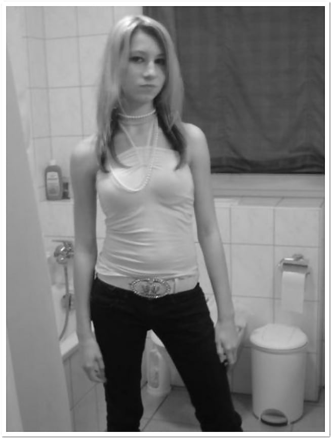Horny Teen Moni porn gallery