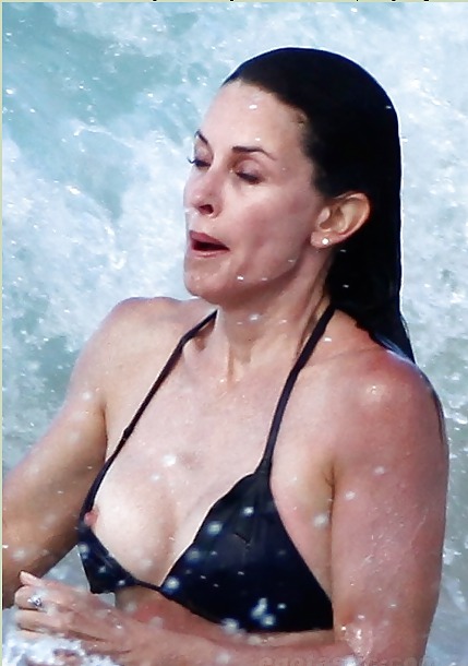 Courteney Cox porn gallery