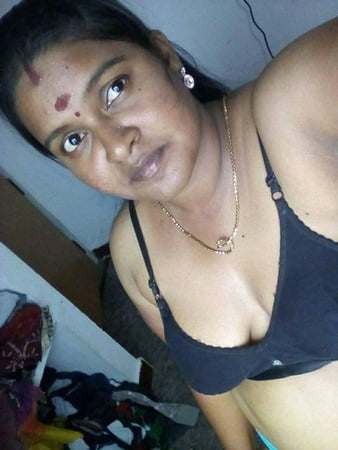 desi wife with managlasutra           