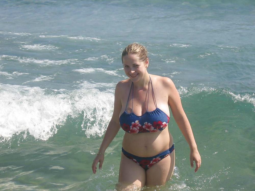Chubby amateur in swimsuit porn gallery