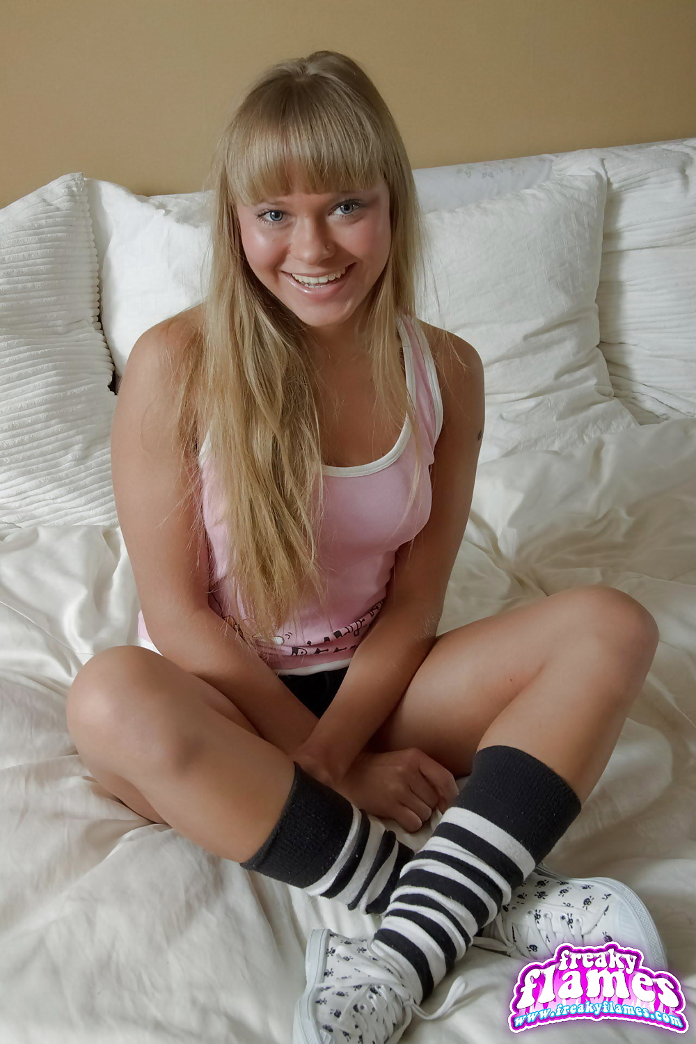 FreakyFlames 8 Emily porn gallery