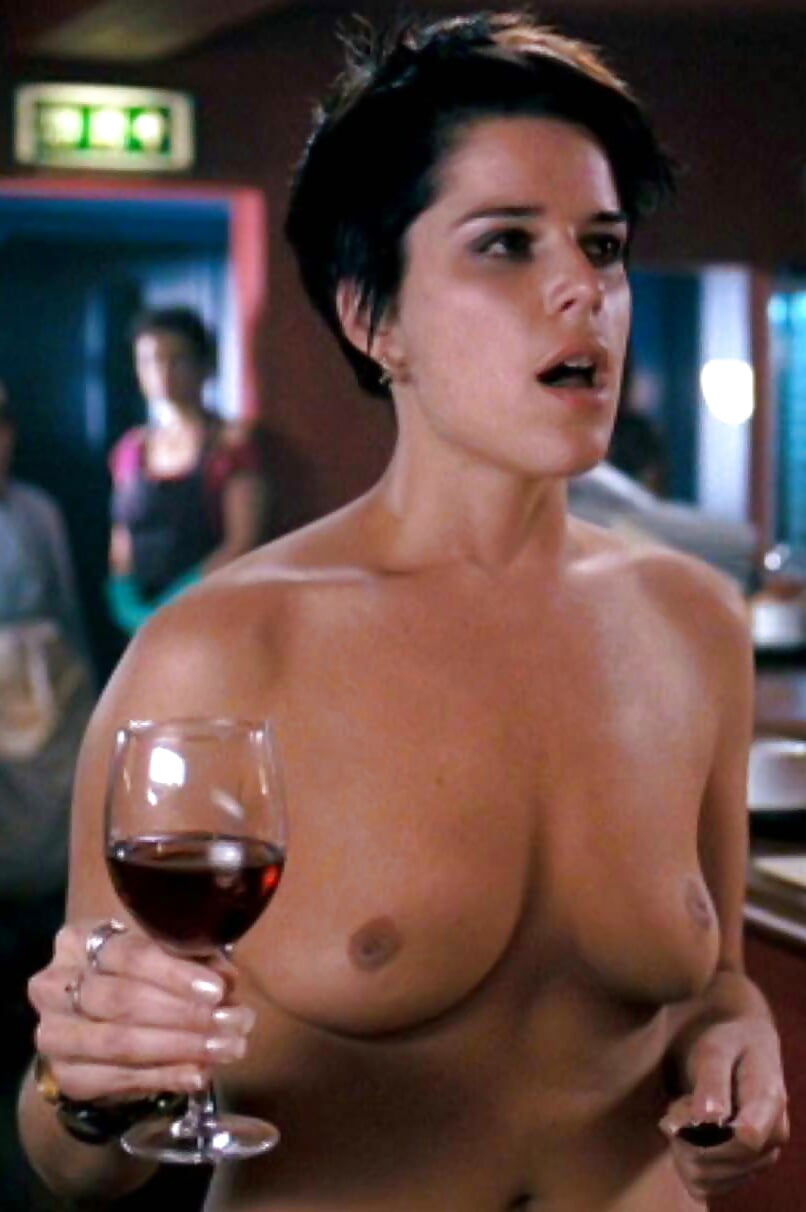 Neve campbell nude pictures.