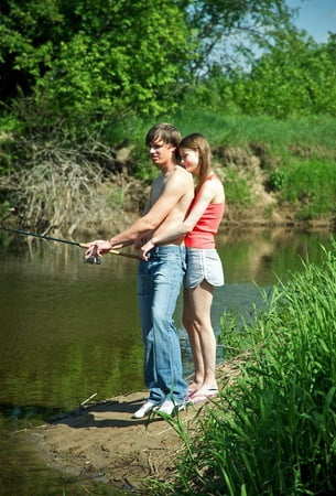 girls dont like fishing but i know how to entertain myself         