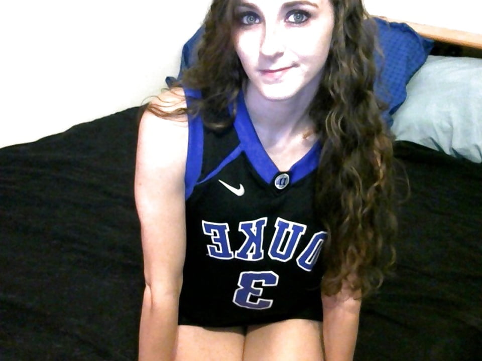 Teen Slut aka Wanderluststardust Selfies porn gallery