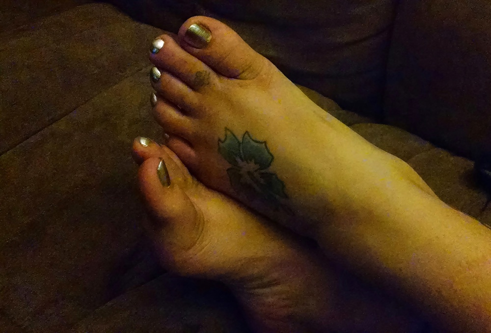 Wifes Barefoot Painted Toes More Pictures Coming Soon porn gallery