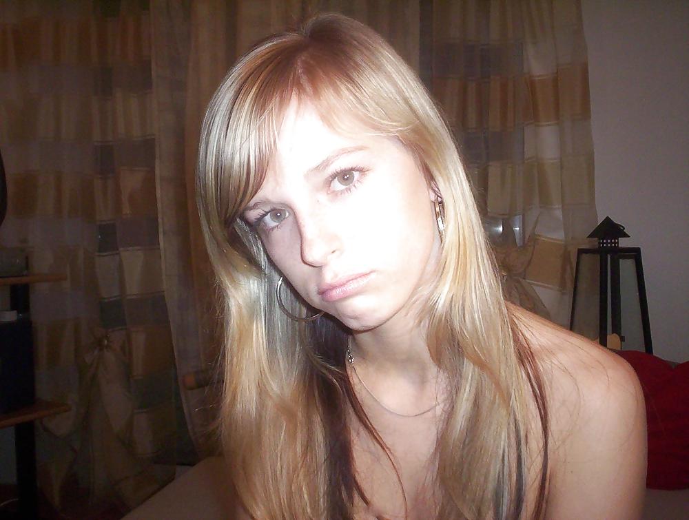 Beautiful and Nude girl N3 porn gallery