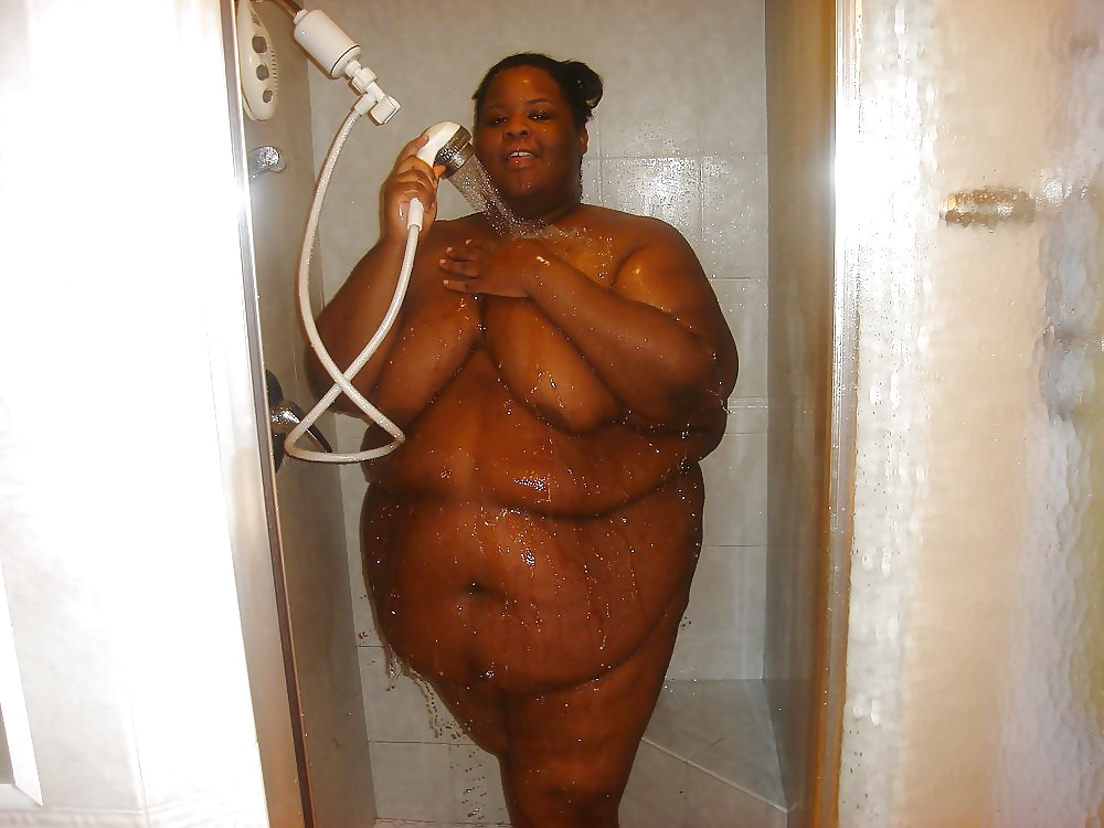 Gorgeous SSBBW shower porn gallery