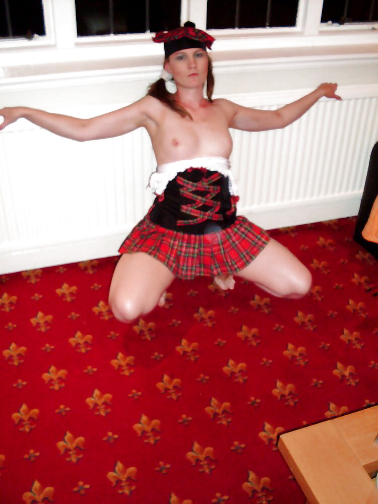 Alison Luton Wank Slut 2 porn gallery