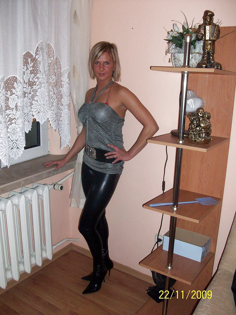 Amateur in Hot Pants porn gallery