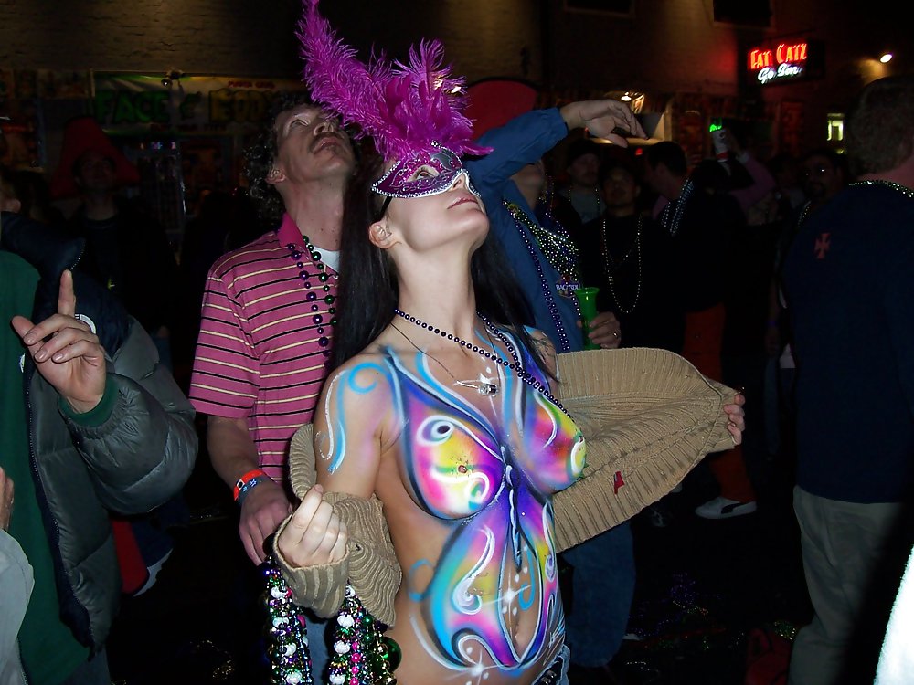 Mardi Gras girls flashing their boobs porn gallery