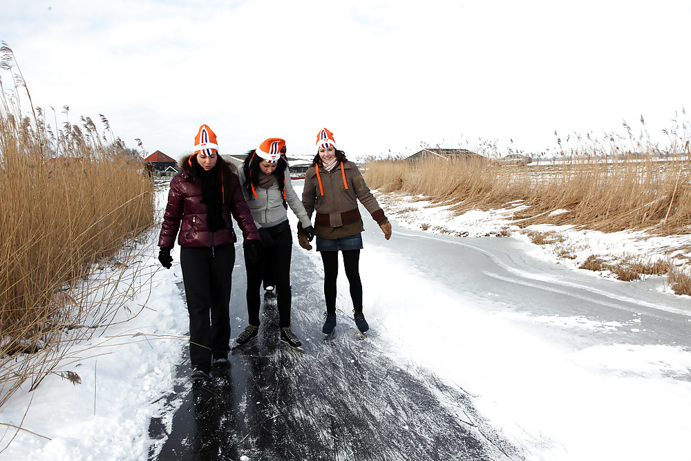 Julia,Elisa,Britt & Gylve on the Dutch Ice. porn gallery