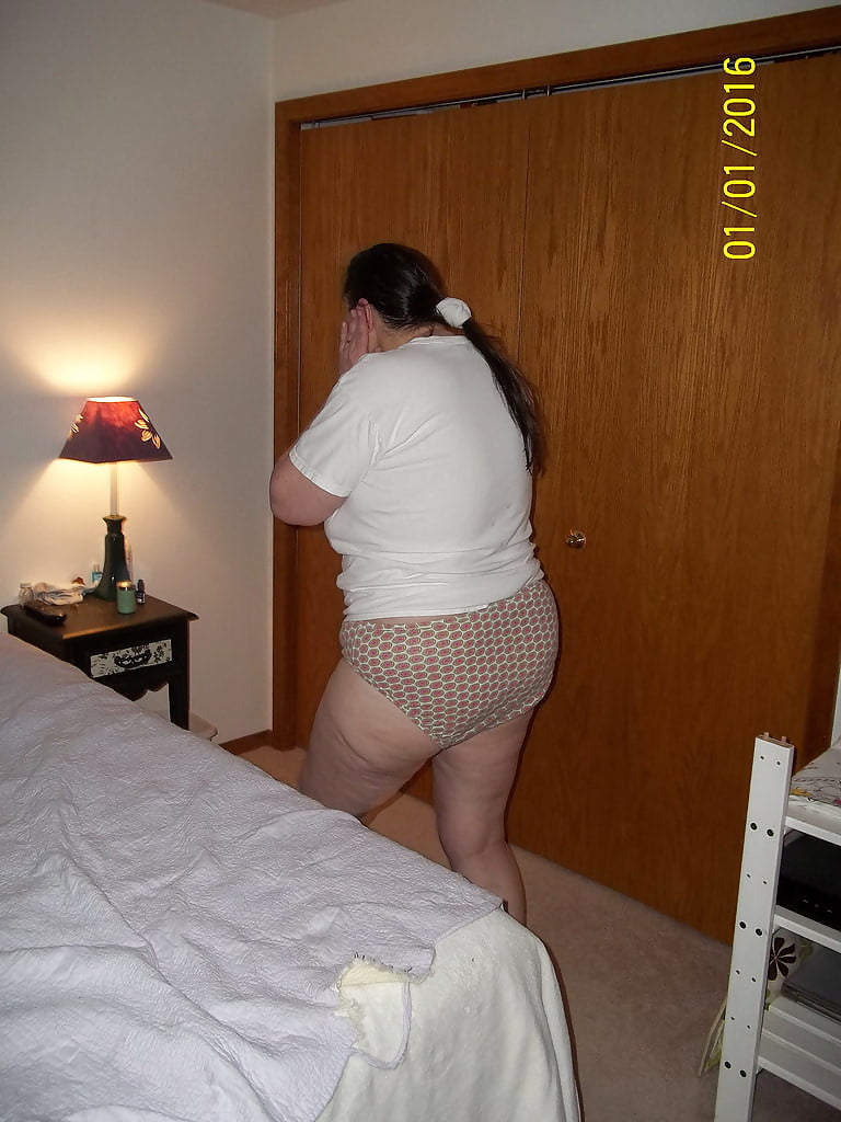 Slut wife Brenda Wilcox naked for you porn gallery