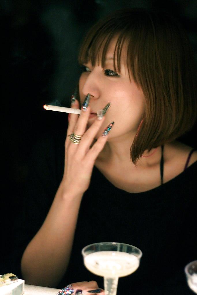 rauchende asiatische schoenheiten - smoking fetish asian 2 porn gallery
