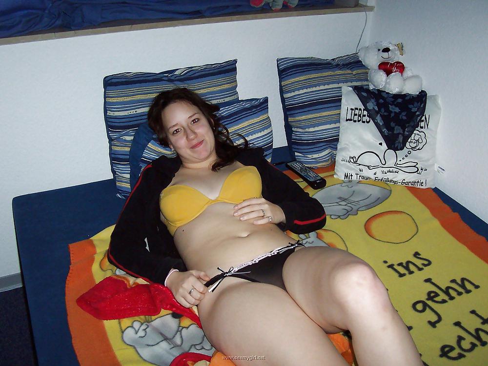 SIE IST SCHOEN UND SAUGEIL !! porn gallery