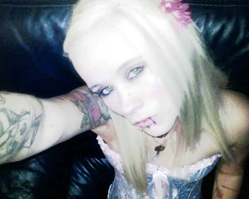 Sexy Emo Zackie porn gallery