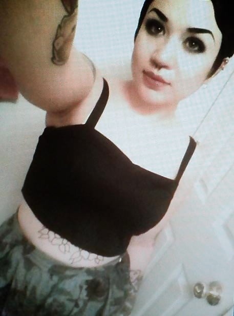 Stupid slut Hannah porn gallery