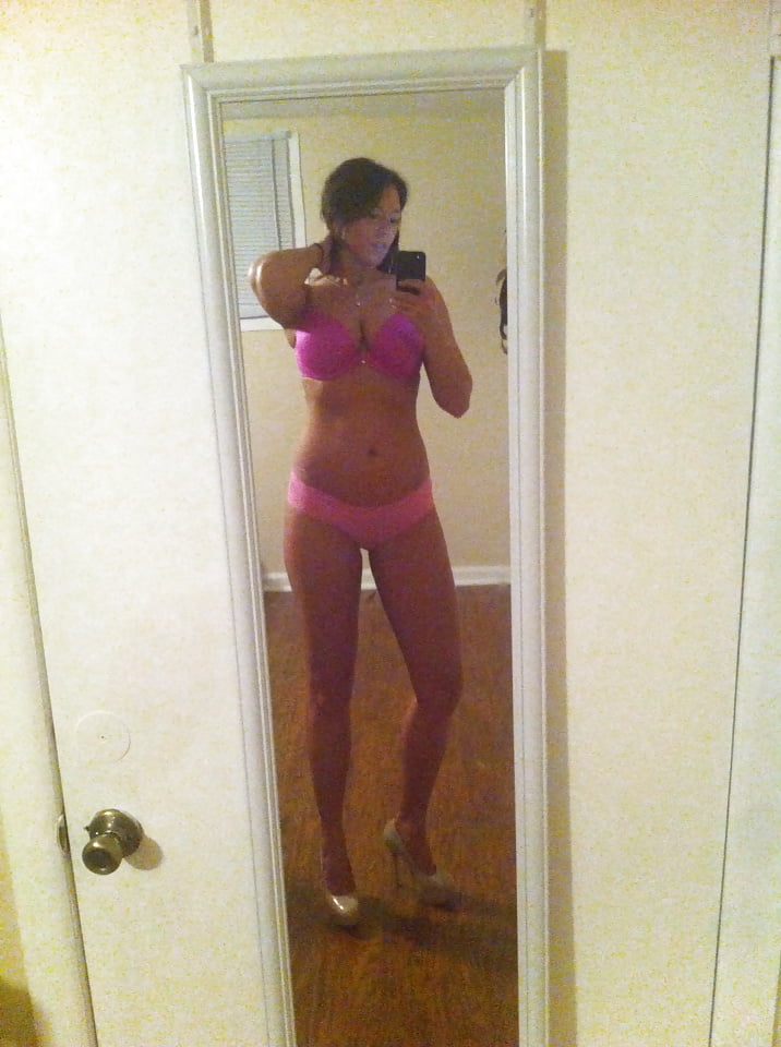 Sexy Slut Leslie Vancamp porn gallery