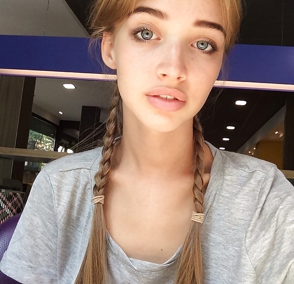 Hot Teens 5 porn gallery