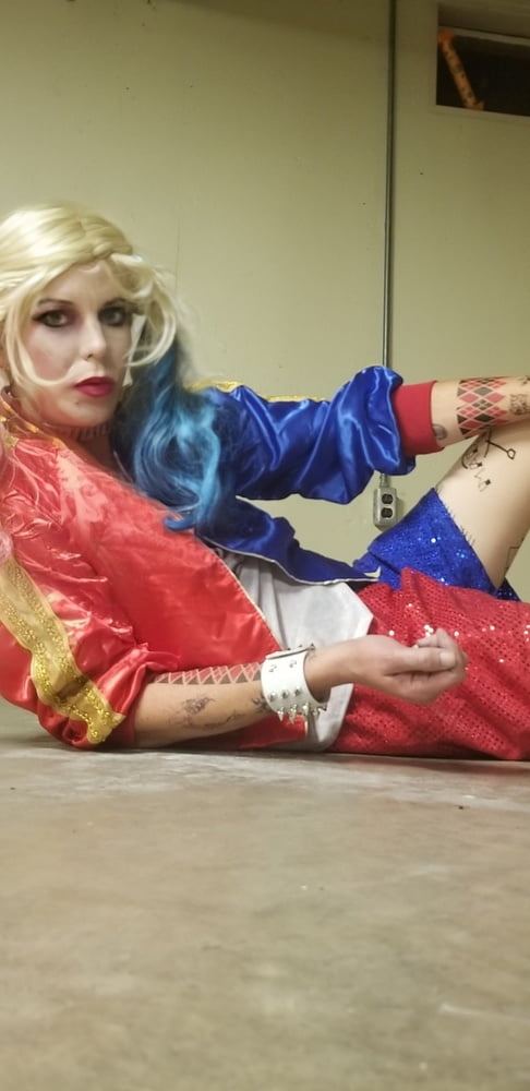 Crossdresser Harley quinn - 6 Photos 