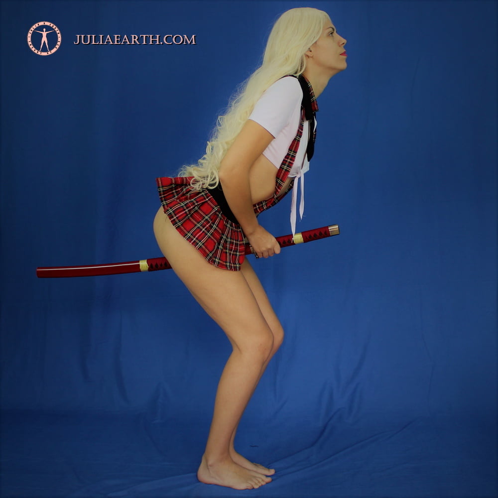 Julia V Earth is Japanese schoolgirl with sword