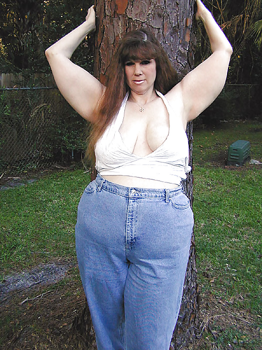 Robyn part 2. tall lanky BBW MILF porn gallery