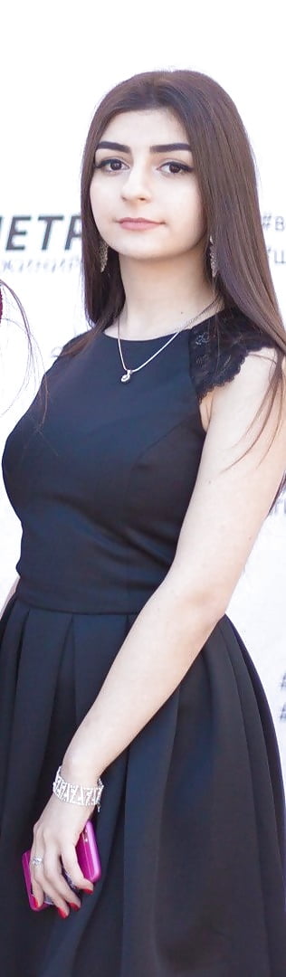 (This cunt loves to suck dick) porn gallery